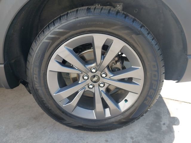 Certified 2022 Ford Explorer XLT w/ Equipment Group 202A AWD/4WD image 31