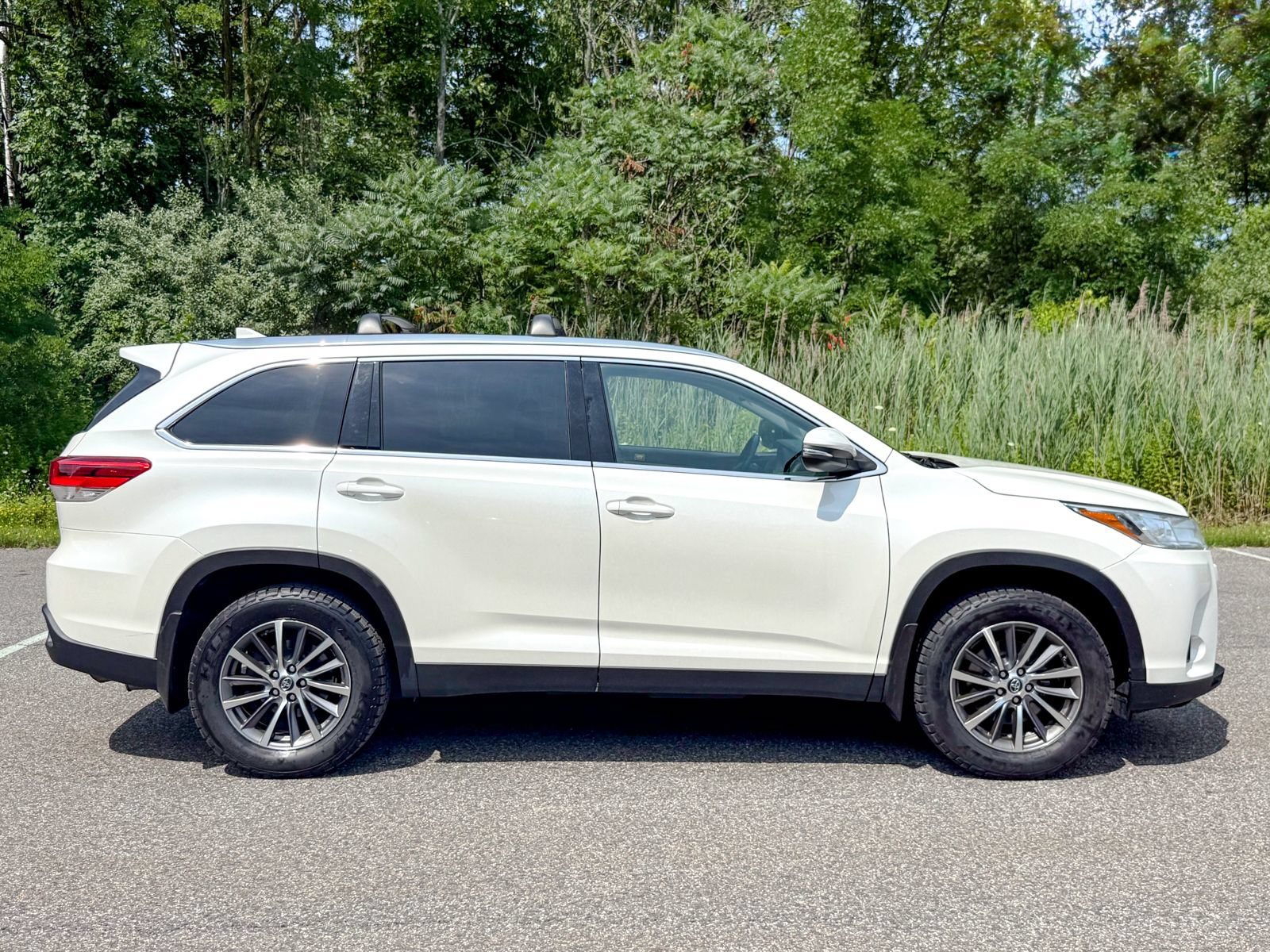 Used 2019 Toyota Highlander XLE AWD/4WD image 7