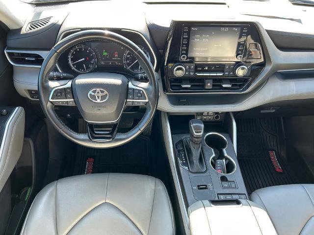 Used 2021 Toyota Highlander XLE image 27