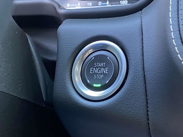 Used 2024 GMC Yukon XL SLT w/ SLT Luxury Package image 33