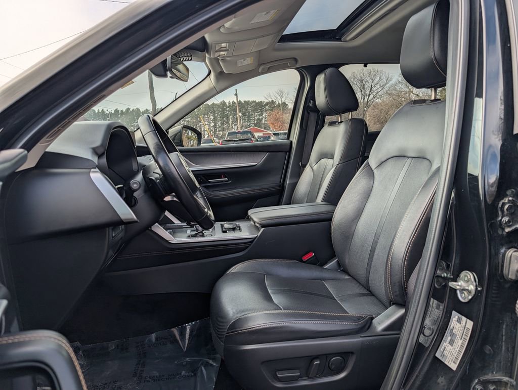 Used 2024 MAZDA CX-90 3.3 Turbo w/ Preferred Plus image 16