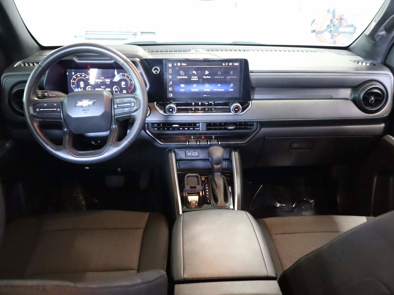 Used 2024 Chevrolet Colorado W/T w/ Safety Package RWD image 15