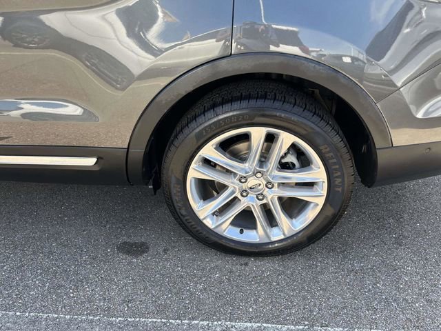Certified 2017 Ford Explorer Limited w/ Equipment Group 301A image 6