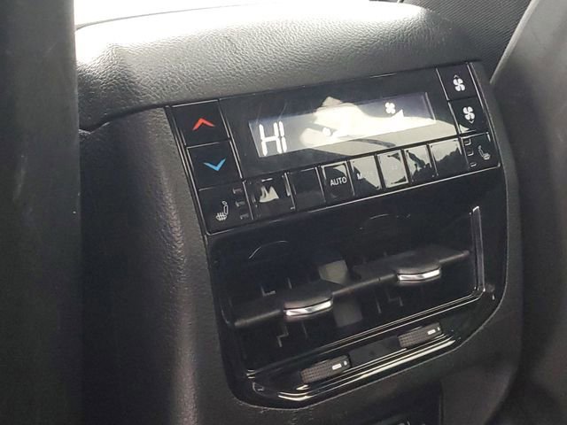 Used 2024 Jeep Grand Cherokee L Limited w/ Luxury Tech Group II image 34