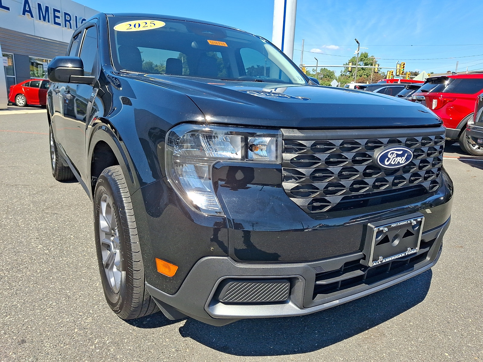 Certified 2025 Ford Maverick XLT w/ XLT Luxury Package AWD/4WD image 2