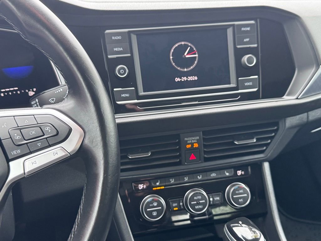 Used 2023 Volkswagen Jetta SE FWD image 29
