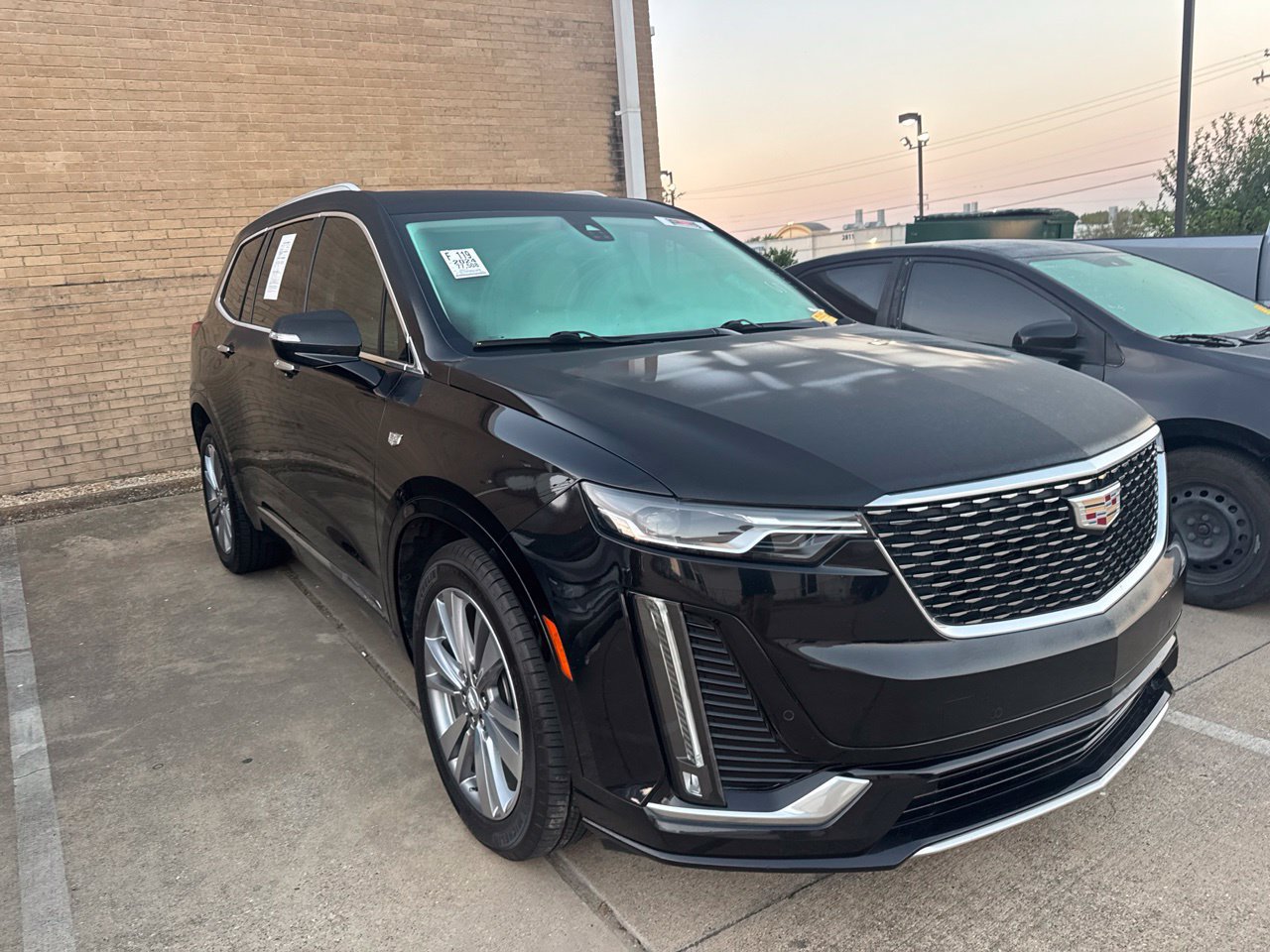 Used 2024 Cadillac XT6 Premium Luxury FWD image 3