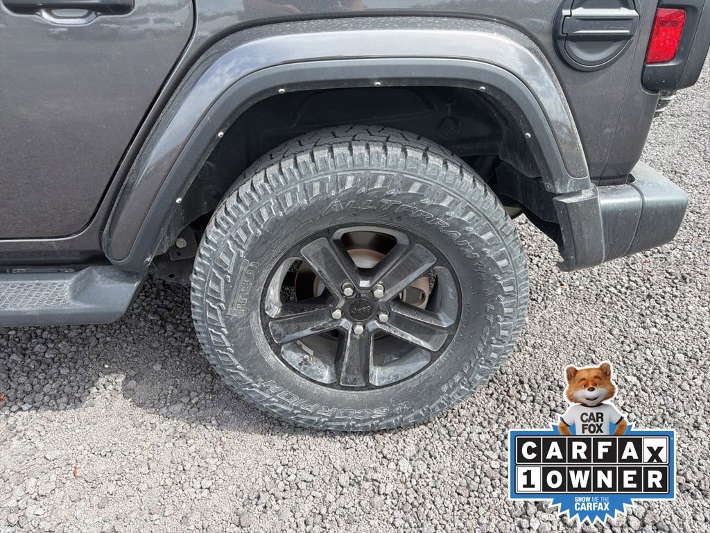 Used 2022 Jeep Wrangler Unlimited Sahara AWD/4WD image 17