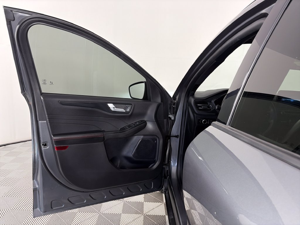 Certified 2024 Ford Escape ST-Line AWD/4WD image 10