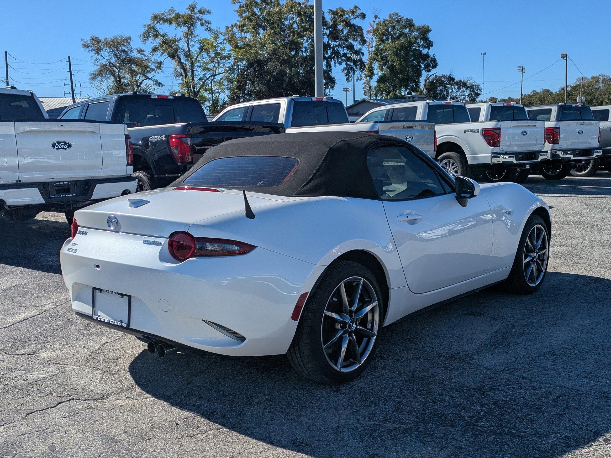 Used 2023 MAZDA MX-5 Miata Grand Touring image 5