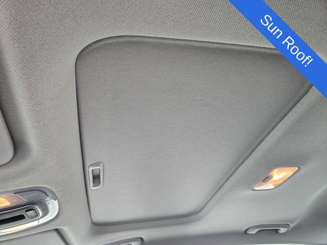 Used 2025 Hyundai Elantra Limited FWD image 24