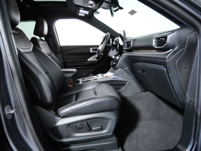 Certified 2023 Ford Explorer Platinum w/ Technology Package AWD/4WD image 11