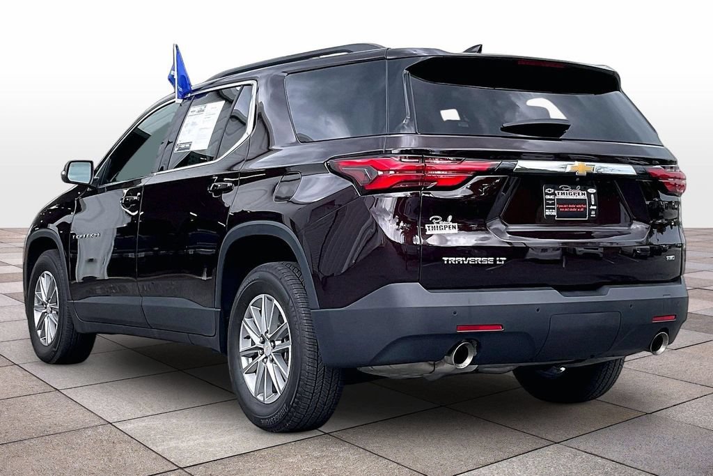 Used 2022 Chevrolet Traverse LT w/ LPO, Cargo Package AWD/4WD image 2