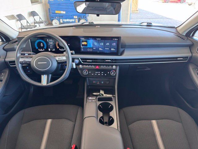 Used 2025 Hyundai Sonata SEL FWD image 12