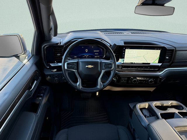 Used 2025 Chevrolet Silverado 1500 LT AWD/4WD image 7