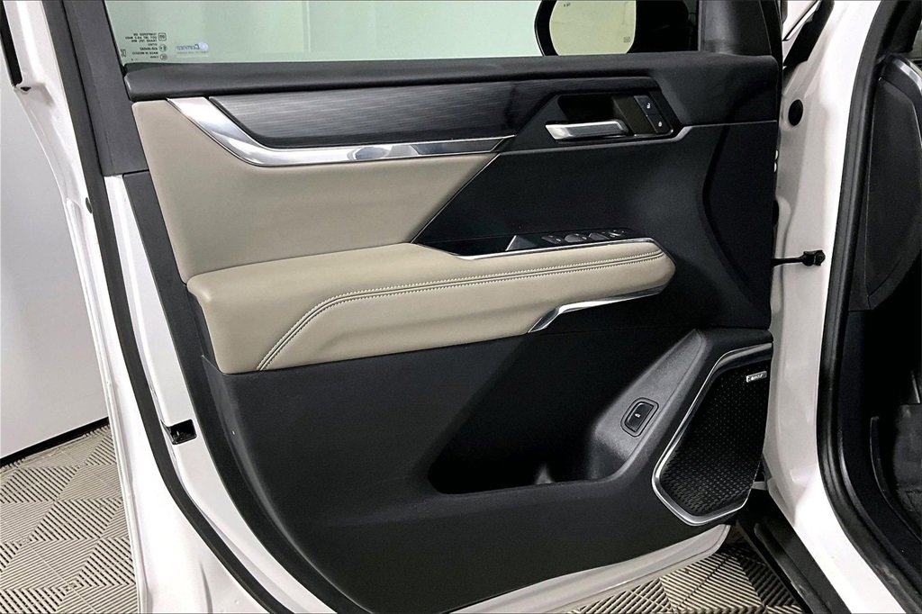 Used 2024 GMC Acadia Elevation w/ Luxury Package image 18