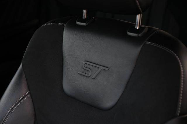 Certified 2023 Ford Edge ST image 24