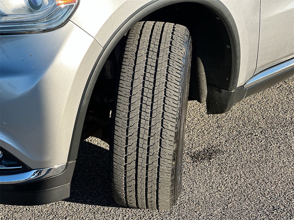 Used 2019 Dodge Durango SXT w/ 3rd Row Seating Group image 25