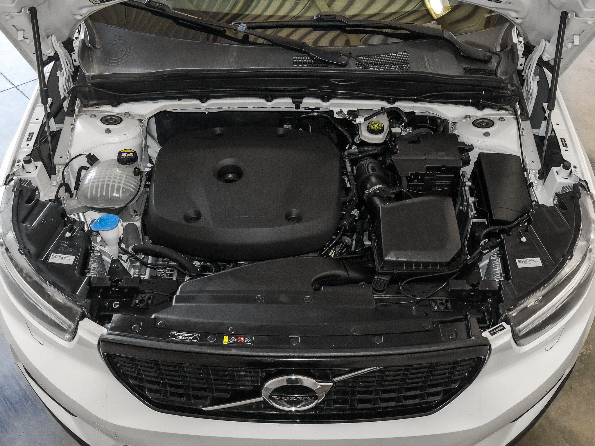 Used 2022 Volvo XC40 T5 R-Design AWD/4WD image 20