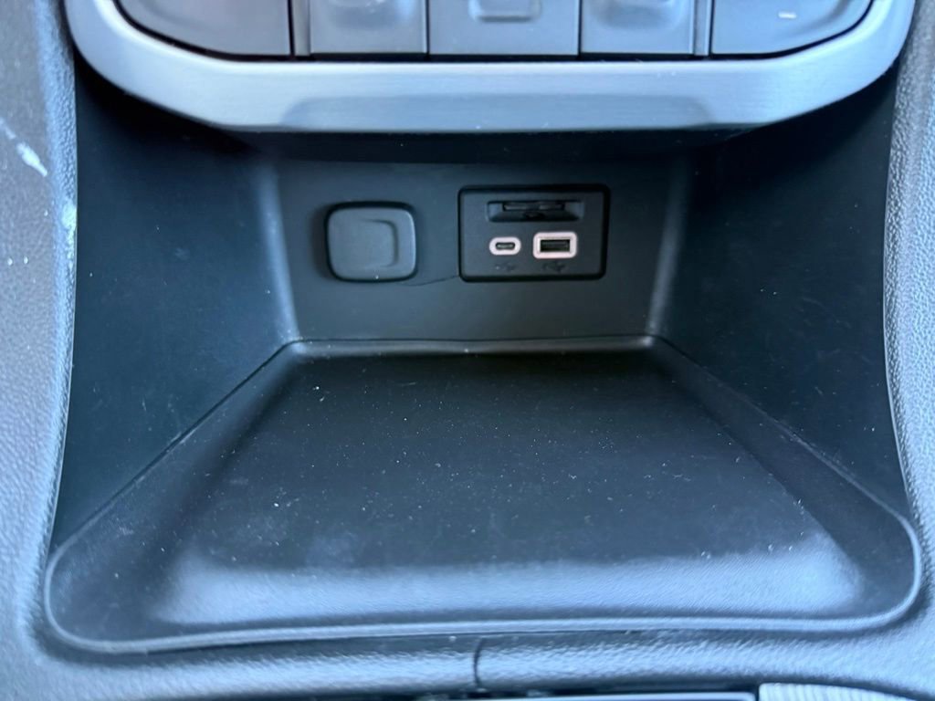 Used 2023 GMC Acadia SLT image 45