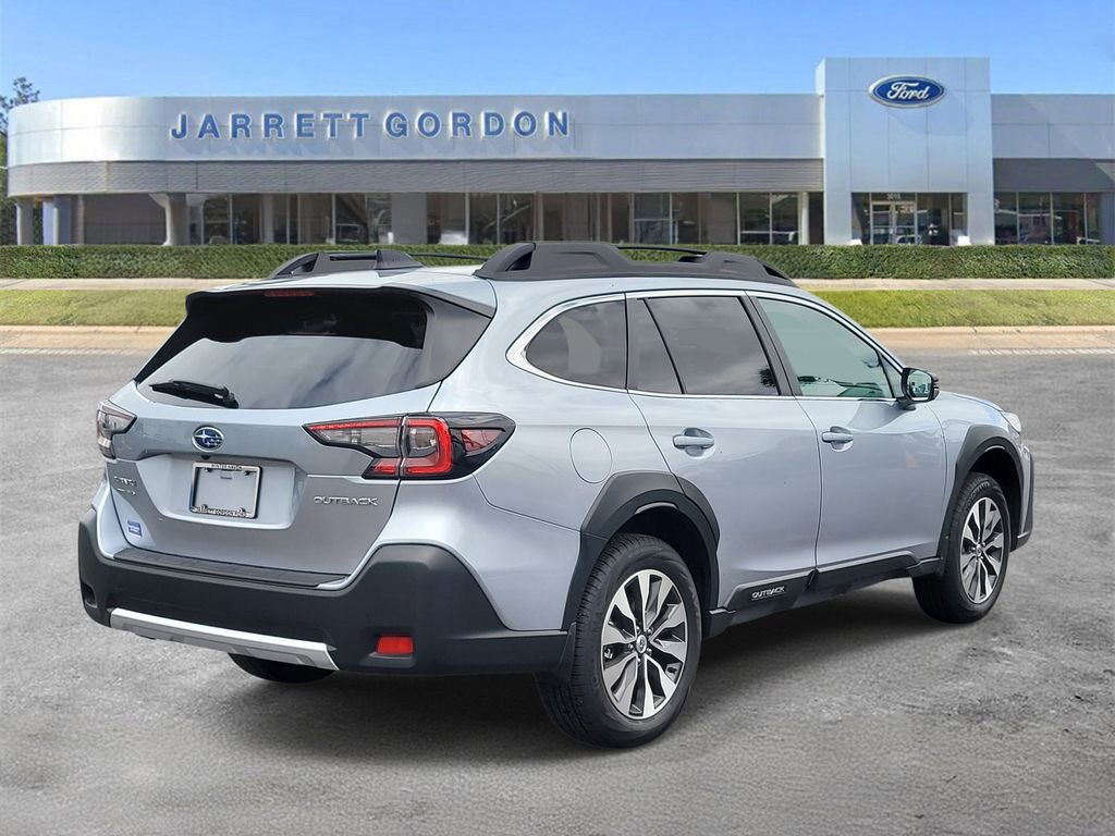 Used 2025 Subaru Outback Limited image 3