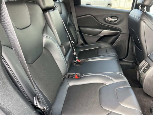 Used 2020 Jeep Cherokee Latitude Plus image 23