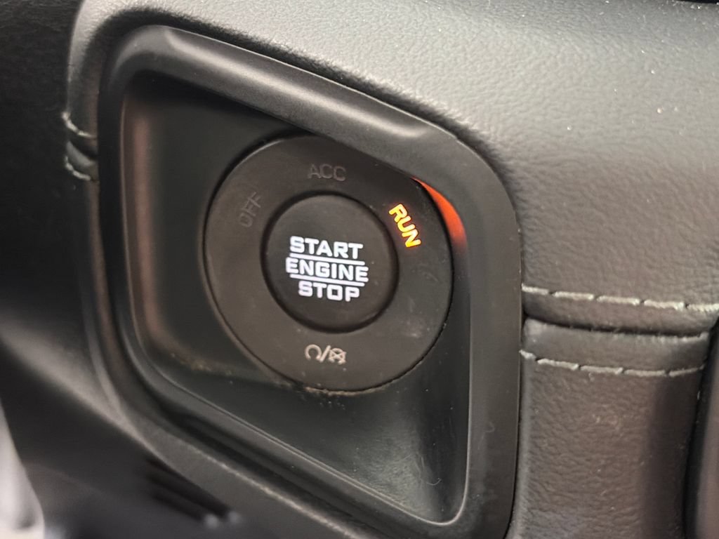 Used 2024 Jeep Wrangler Unlimited Sahara AWD/4WD image 24