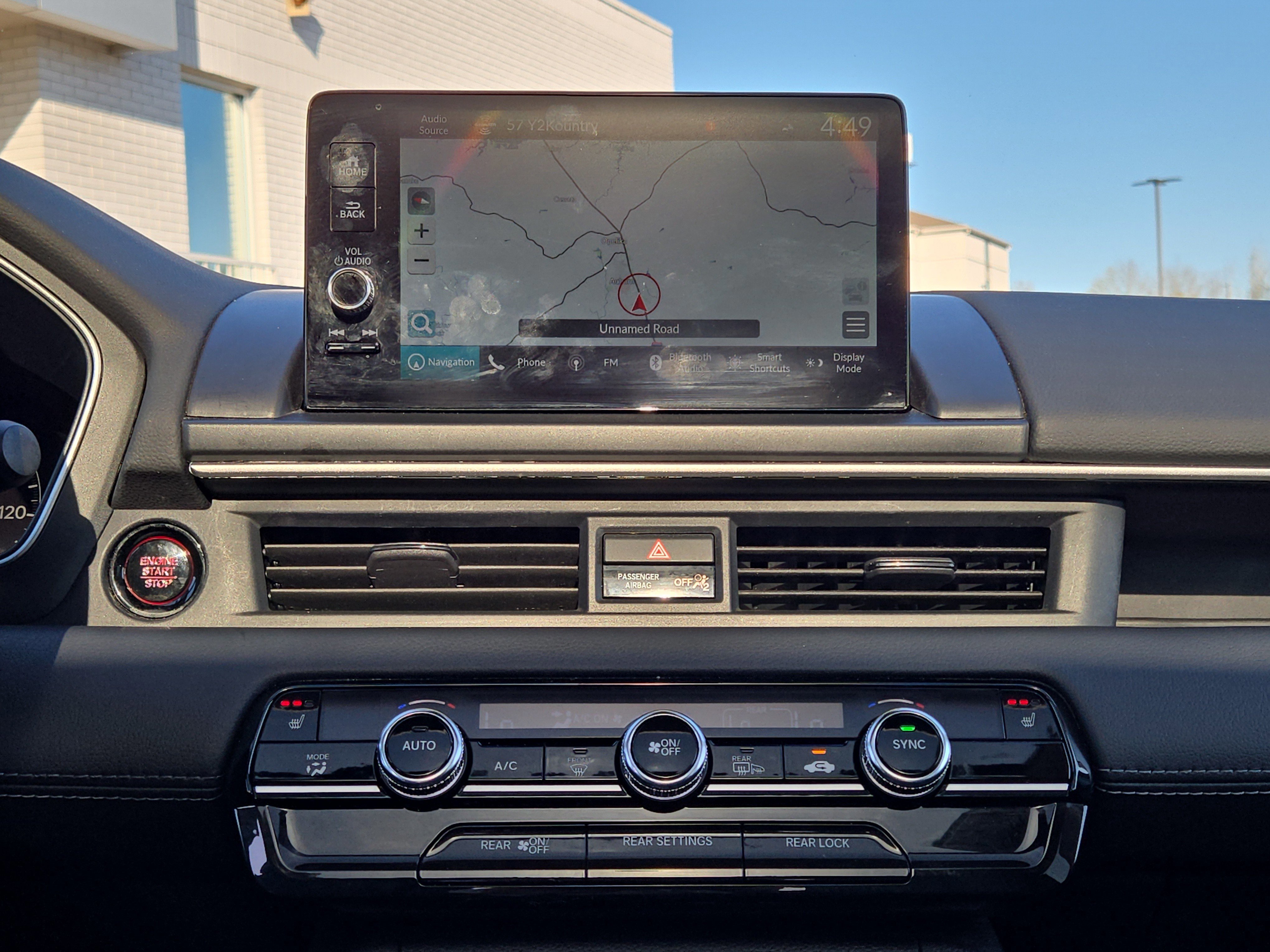 Used 2024 Honda Pilot Touring image 18