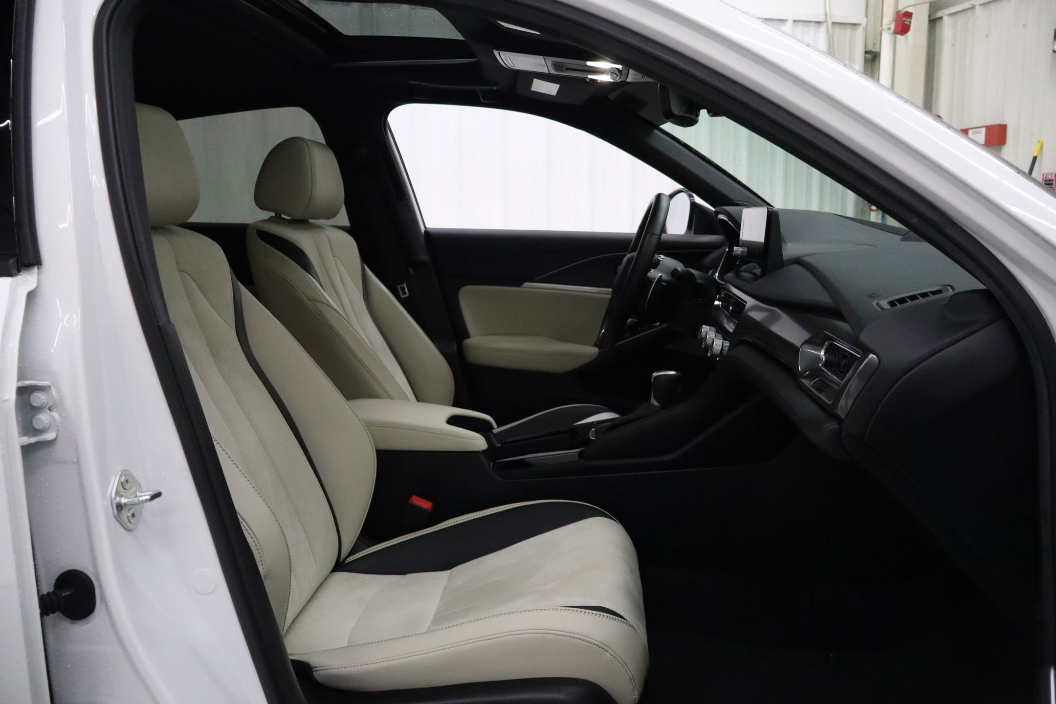 Used 2025 Acura Integra A-Spec image 31