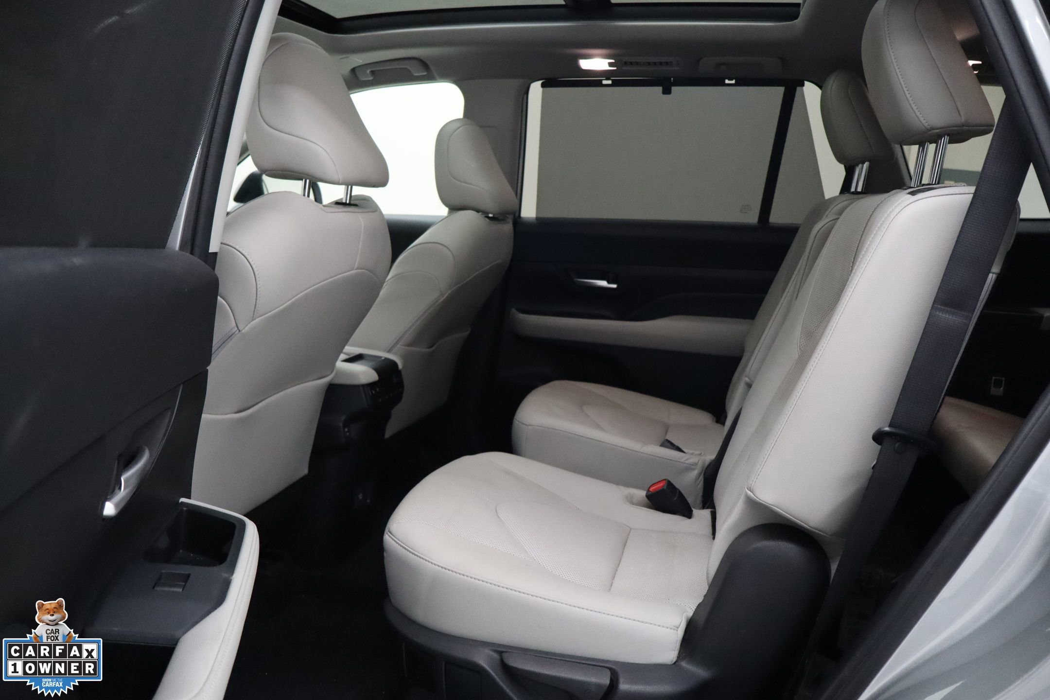 Used 2024 Toyota Grand Highlander AWD image 30