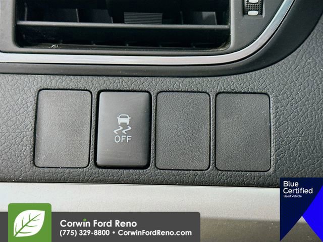 Used 2017 Toyota Camry SE image 13