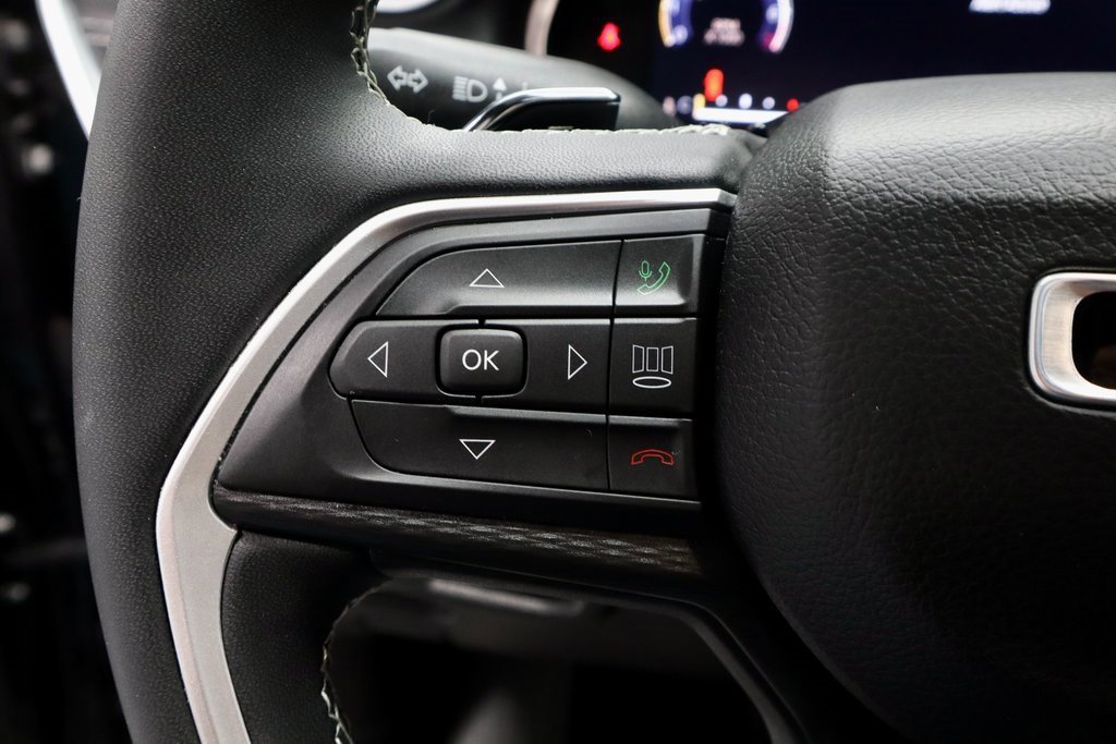 Used 2024 Jeep Grand Cherokee L Laredo image 28