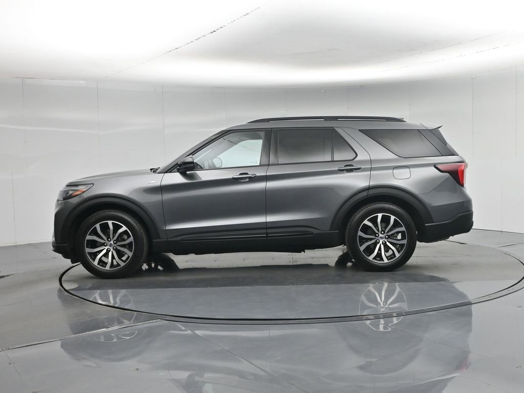 Certified 2025 Ford Explorer ST-Line RWD image 35