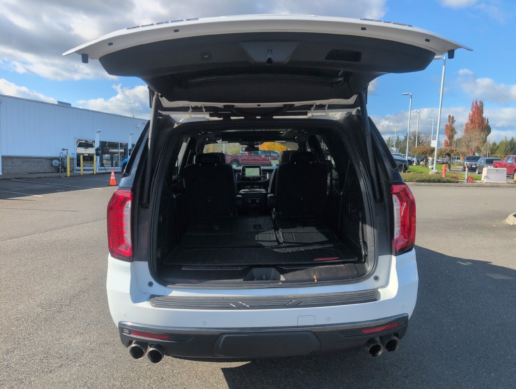 Used 2022 GMC Yukon AT4 AWD/4WD image 36