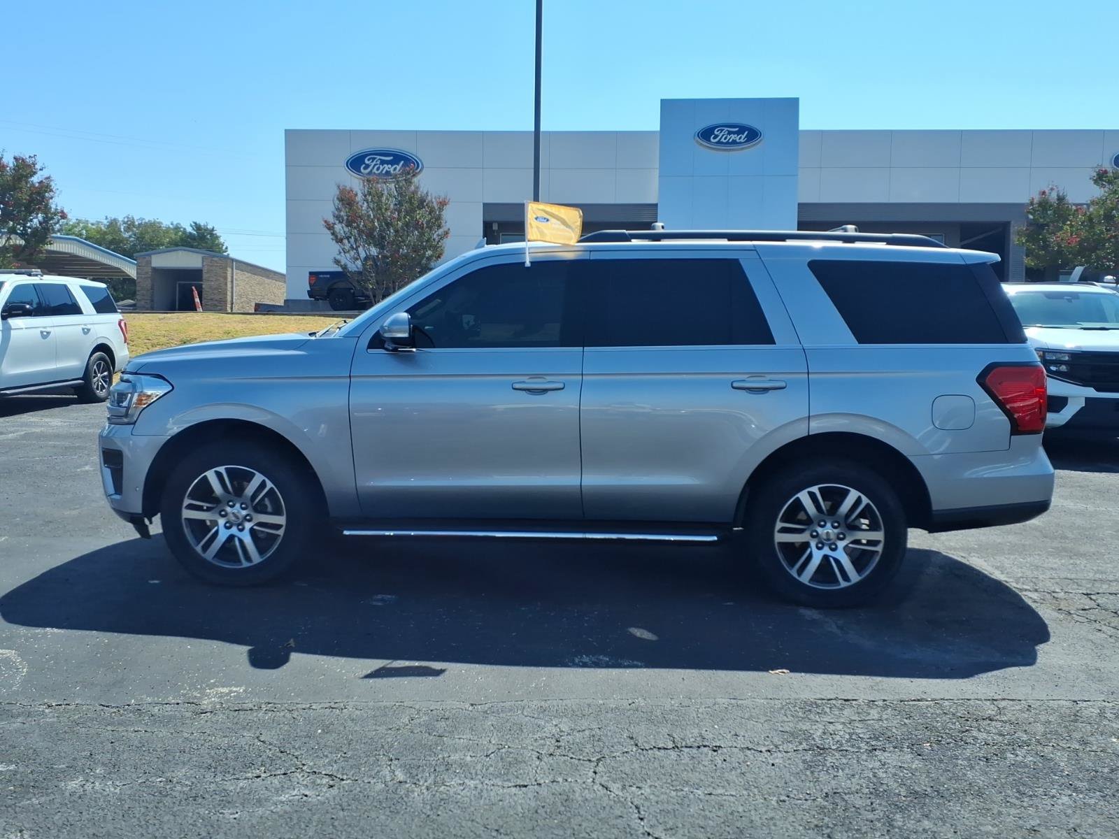 Certified 2023 Ford Expedition XLT RWD image 8