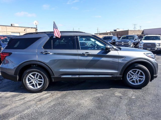Certified 2025 Ford Explorer Active AWD/4WD image 11