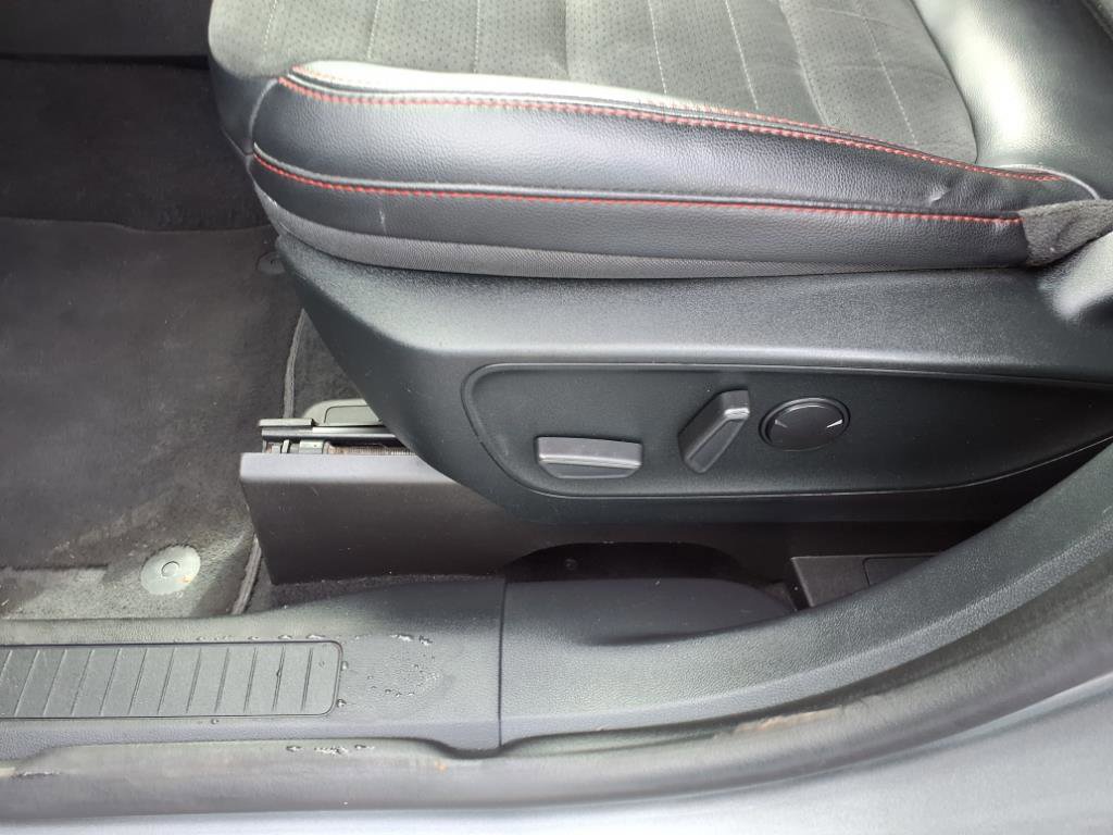 Certified 2022 Ford Escape SEL w/ SEL Stealth AWD Package image 12