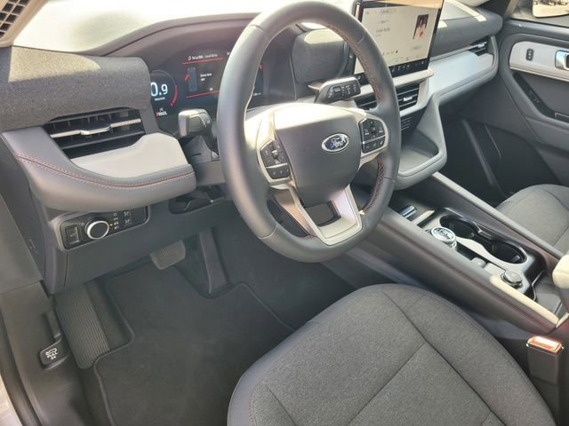 Certified 2025 Ford Explorer Active image 9