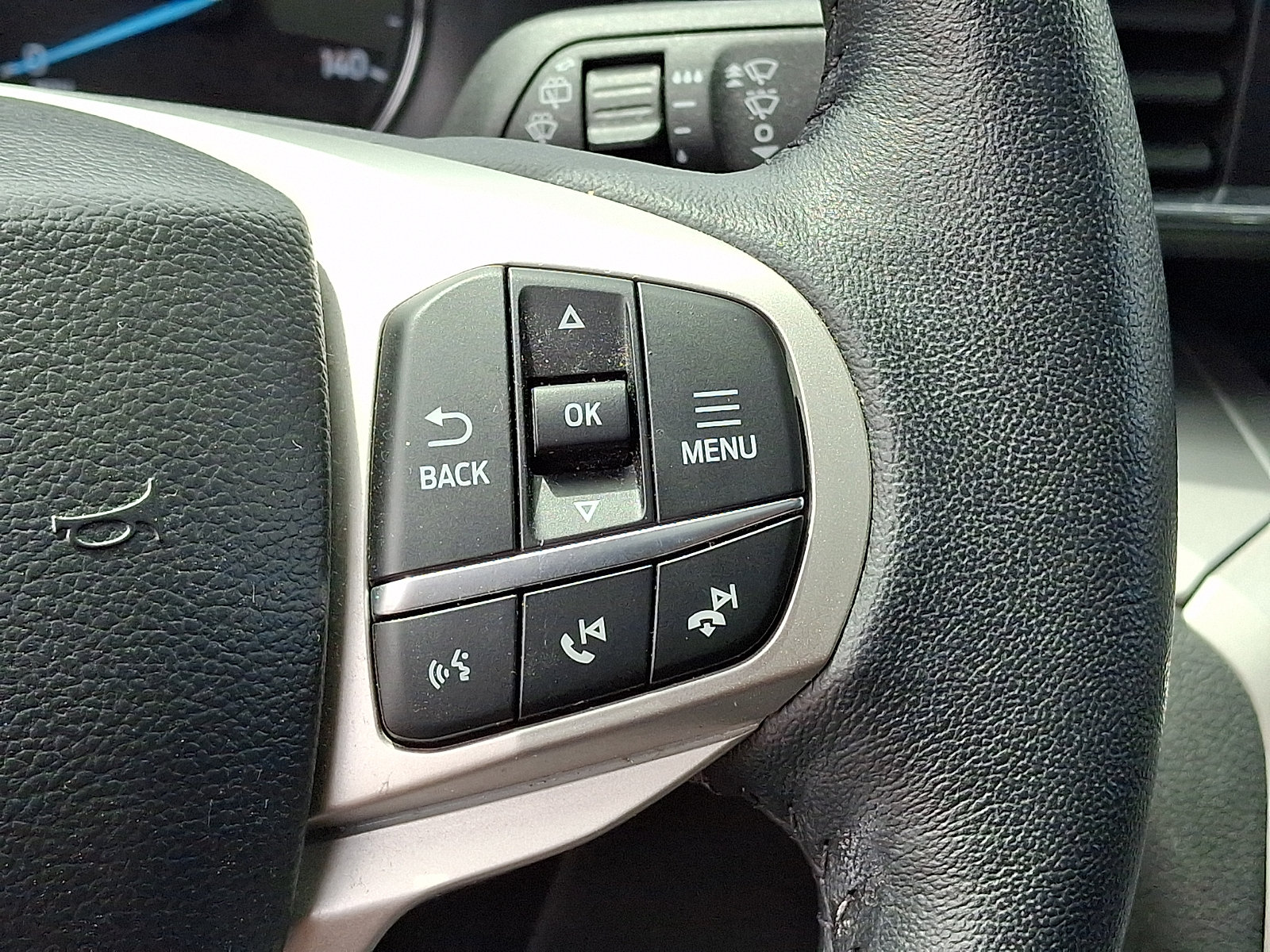 Certified 2023 Ford Explorer XLT w/ Equipment Group 202A AWD/4WD image 24