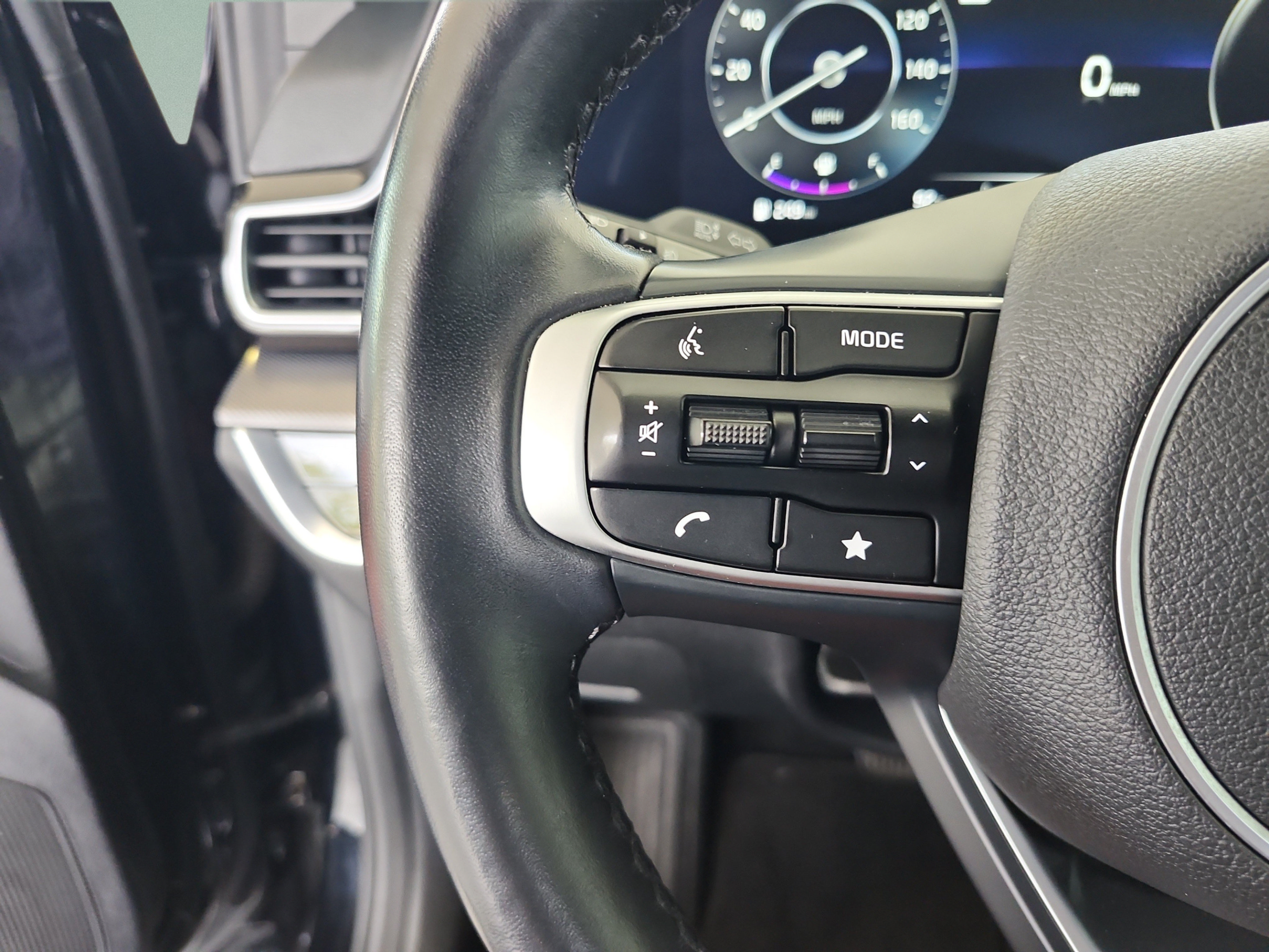 Used 2024 Kia Sportage SX FWD image 12