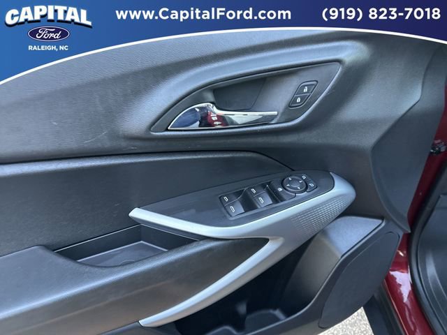 Used 2025 Chevrolet Trax LS image 20