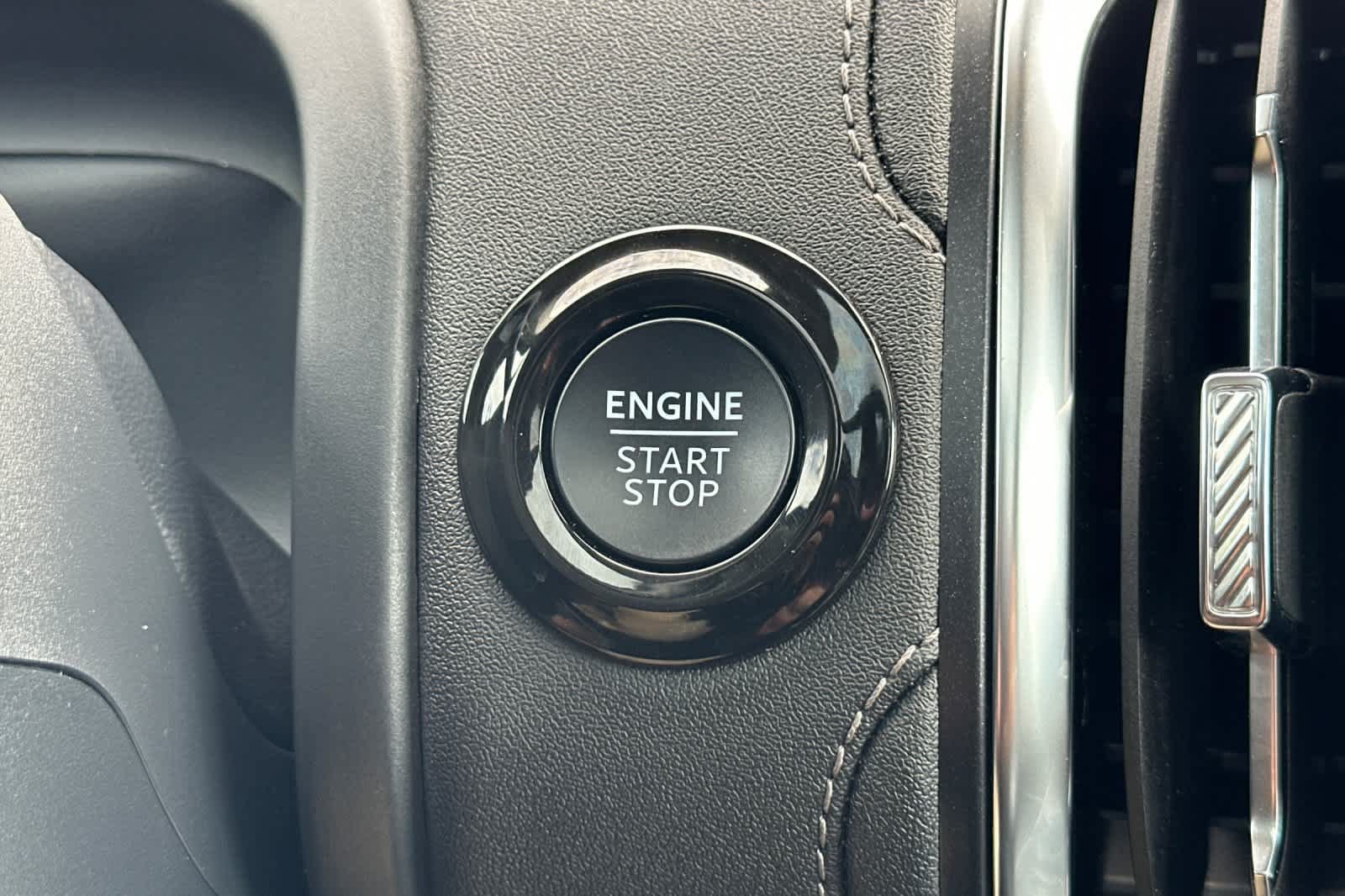 Certified 2025 Ford Expedition Platinum AWD/4WD image 24