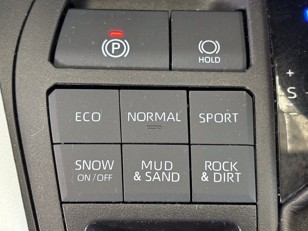 Used 2024 Toyota RAV4 XLE AWD/4WD image 10