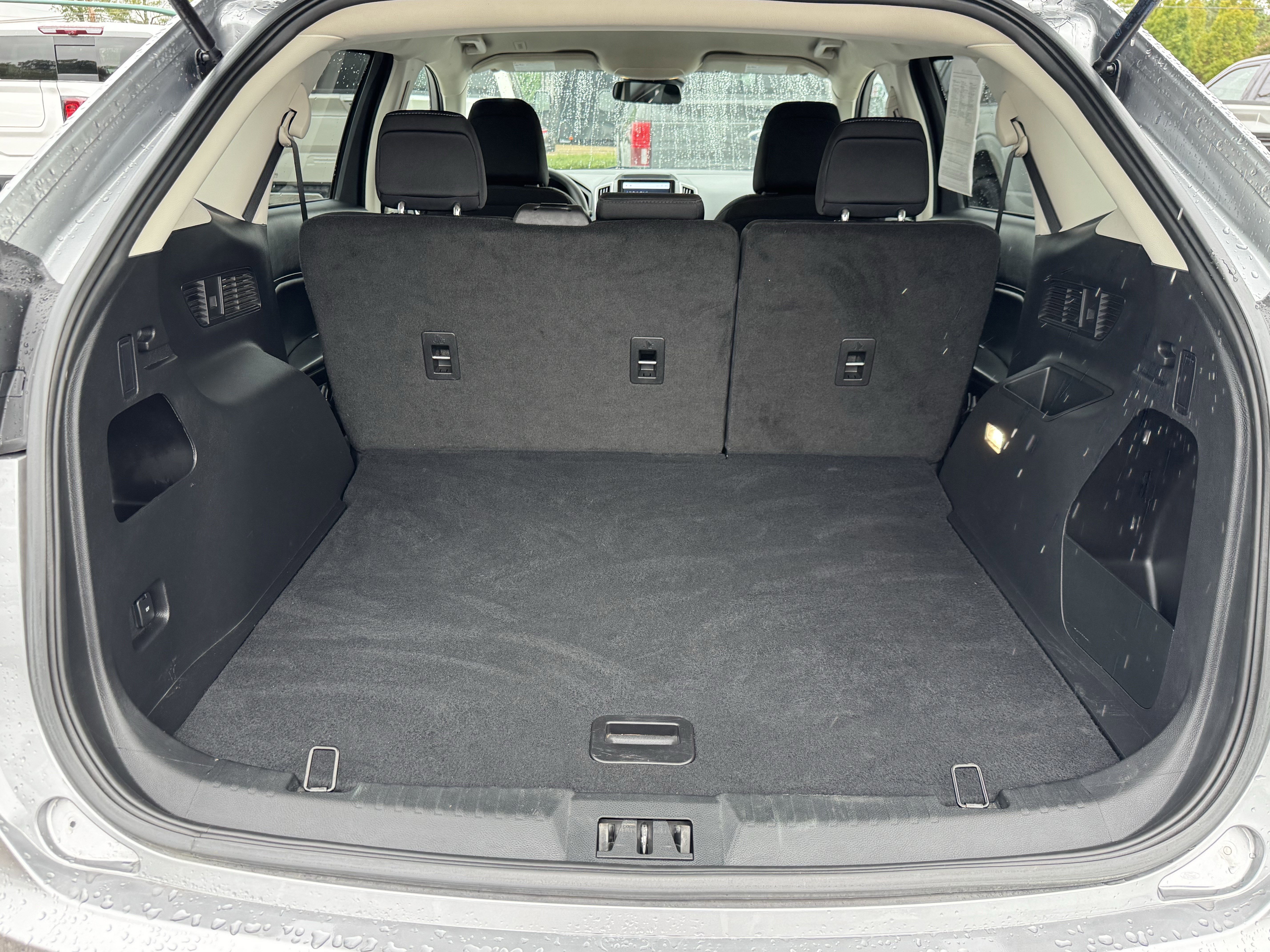 Certified 2024 Ford Edge SE image 13