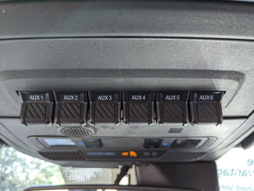 Certified 2024 Ford Bronco Wildtrak AWD/4WD image 8