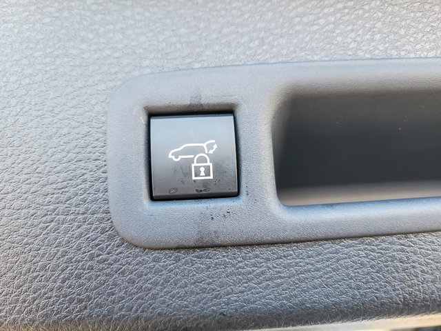 Used 2025 Toyota Sienna XSE image 23