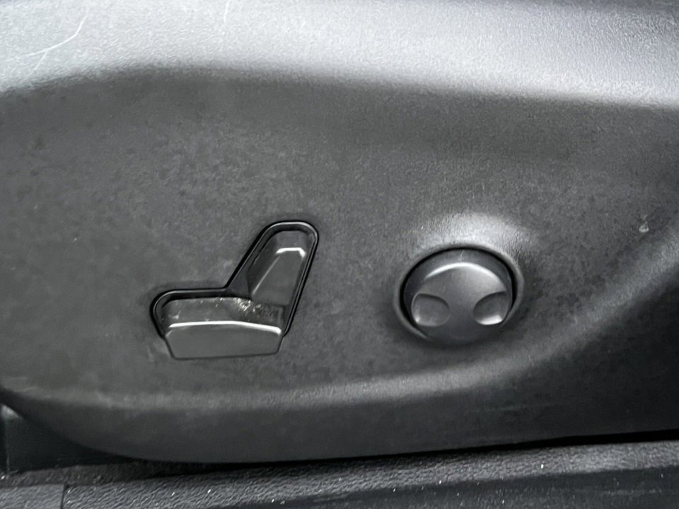 Used 2022 Jeep Cherokee Trailhawk w/ Comfort/Convenience Group image 16