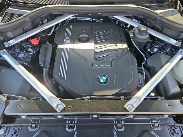 Used 2021 BMW X5 xDrive40i w/ Parking Assistance Package AWD/4WD image 35