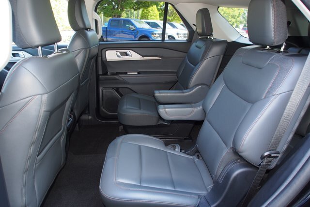 Certified 2025 Ford Explorer Active w/ Active Comfort Package RWD image 21