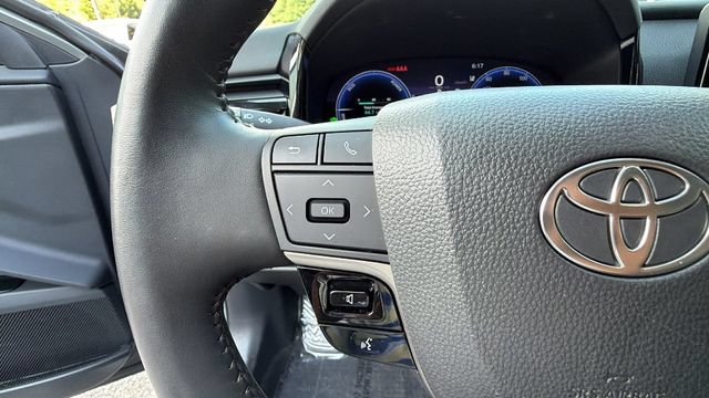 Used 2025 Toyota Camry XLE FWD image 24